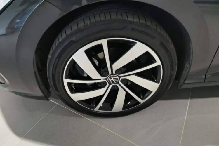 Used Volkswagen Sagitar 2025 Facelifted 300TSI DSG Excellence Edition Left Front Wheel Hub