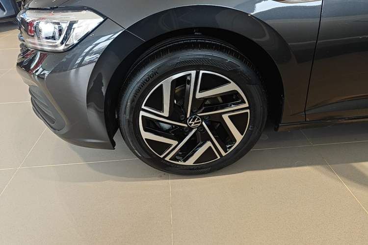 Used Volkswagen Sagitar 2025 Revised Version Three 300TSI DSG Excellence Edition Left Front Wheel Hub