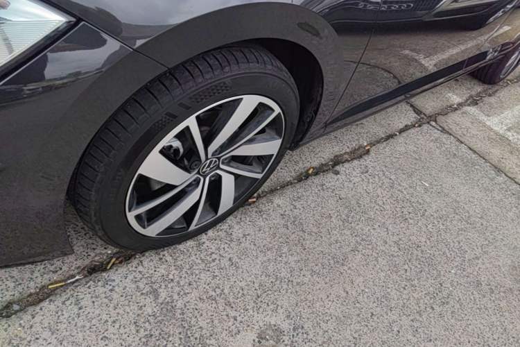 Used Volkswagen Sagitar 2025 Revised Version 2 300TSI DSG Excellence Edition Left Front Wheel Hub