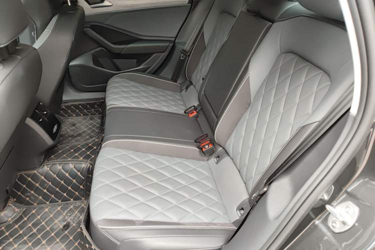Used Volkswagen Sagitar 2025 300TSI DSG Excellence Edition Left Rear Seat