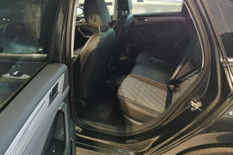 Used Volkswagen Sagitar 2025 Facelifted 300TSI DSG Excellence Edition Left Rear Seat