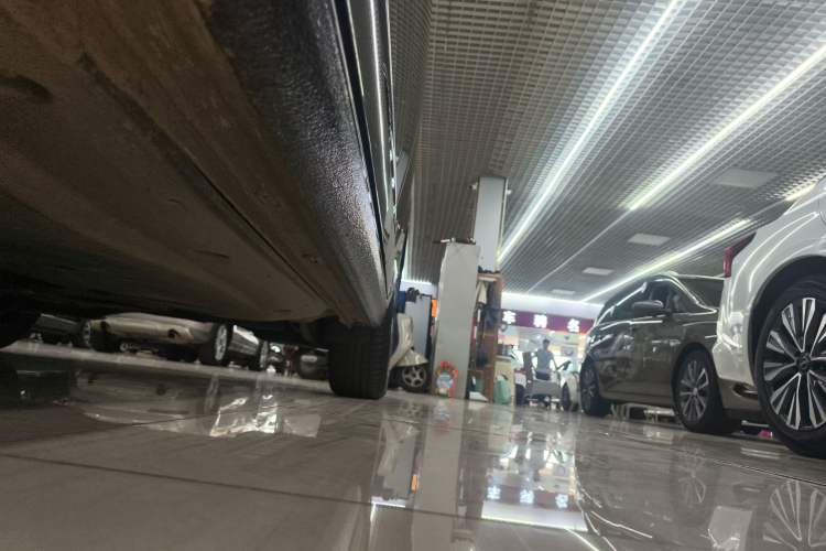 Used Volkswagen Sagitar 2025 300TSI DSG Excellence Edition Left Side Sill