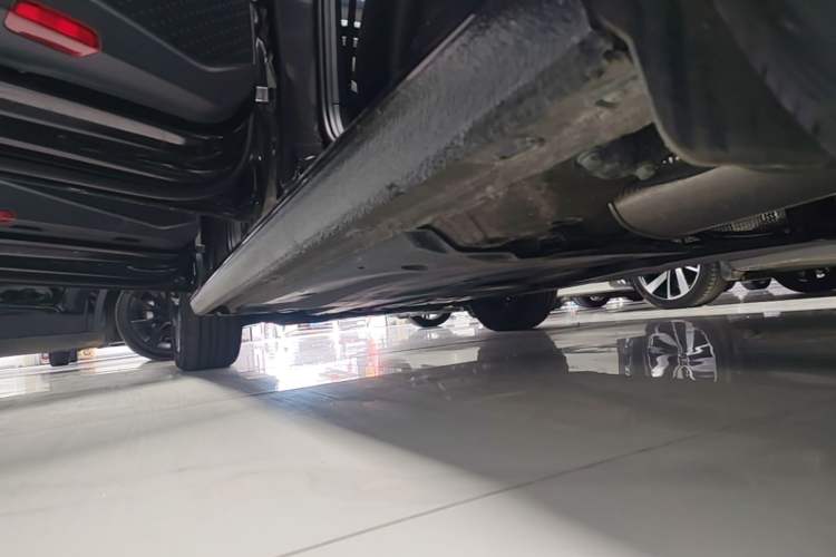 Used Volkswagen Sagitar 2025 300TSI DSG Excellence Edition Left Side Sill