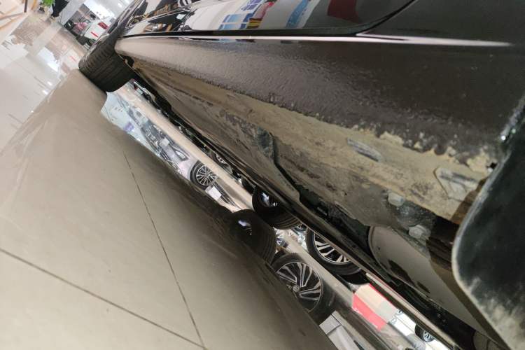Used Volkswagen Sagitar 2025 300TSI DSG Excellence Edition Left Side Sill