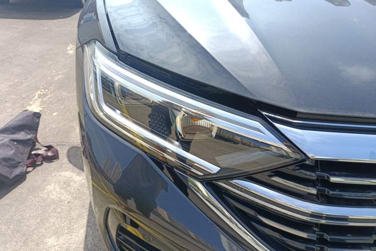 Used Volkswagen Sagitar 2025 300TSI DSG Excellence Edition Right Front Headlight