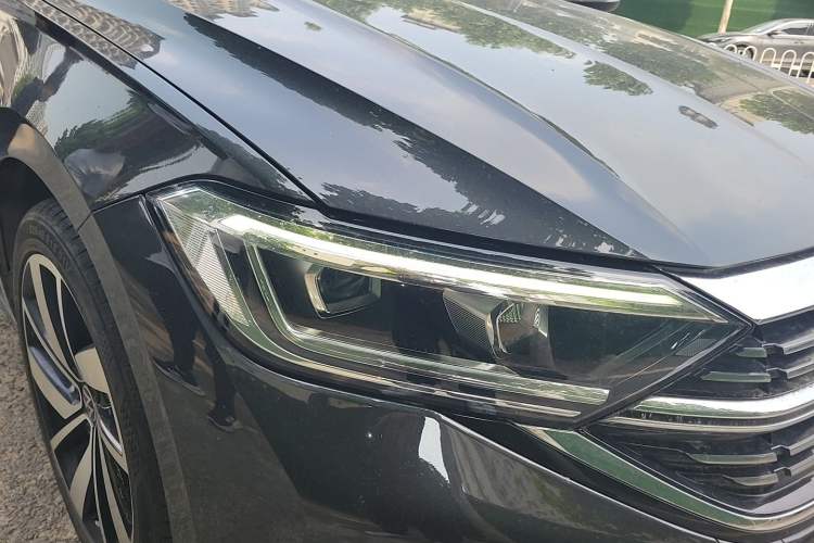 Used Volkswagen Sagitar 2025 300TSI DSG Excellence Edition Right Front Headlight