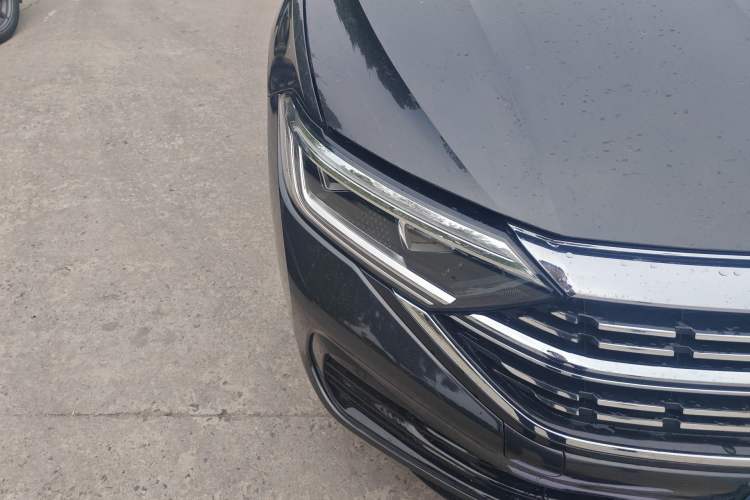 Used Volkswagen Sagitar 2025 300TSI DSG Excellence Edition Right Front Headlight