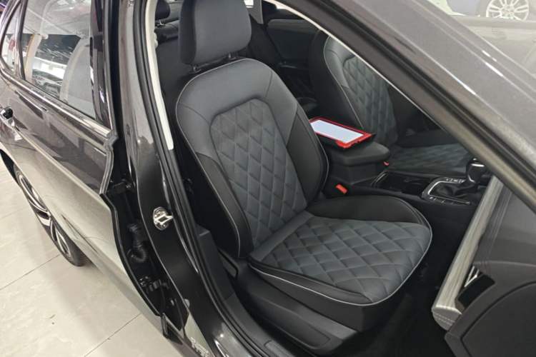 Used Volkswagen Sagitar 2025 Revised Version 2 300TSI DSG Excellence Edition Right Front Seat