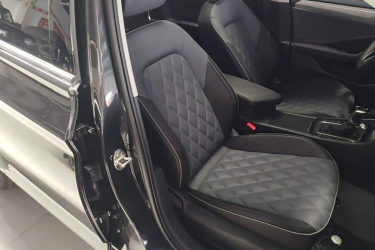 Used Volkswagen Sagitar 2025 300TSI DSG Excellence Edition Right Front Seat