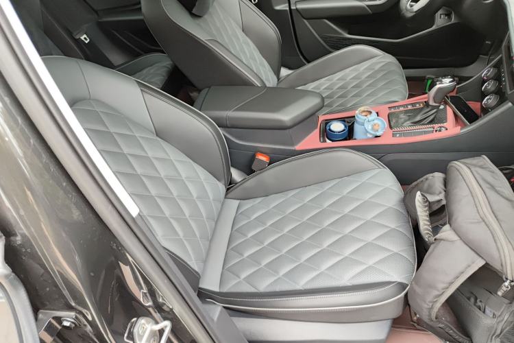 Used Volkswagen Sagitar 2025 300TSI DSG Excellence Edition Right Front Seat