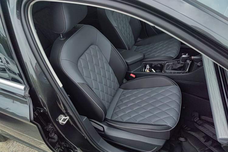 Used Volkswagen Sagitar 2025 Revised Version 2 300TSI DSG Excellence Edition Right Front Seat