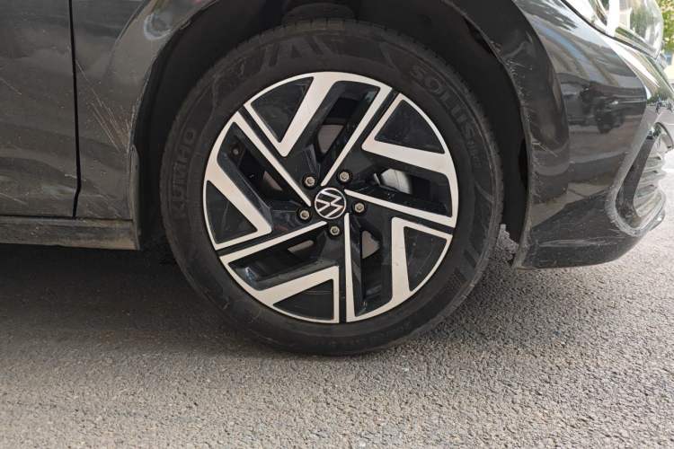 Used Volkswagen Sagitar 2025 300TSI DSG Excellence Edition Right Front Wheel Hub