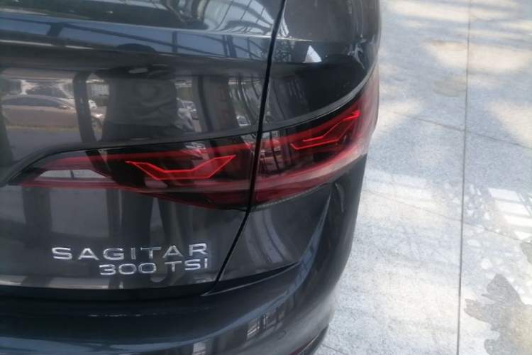 Used Volkswagen Sagitar 2025 300TSI DSG Excellence Edition Right Rear Taillight