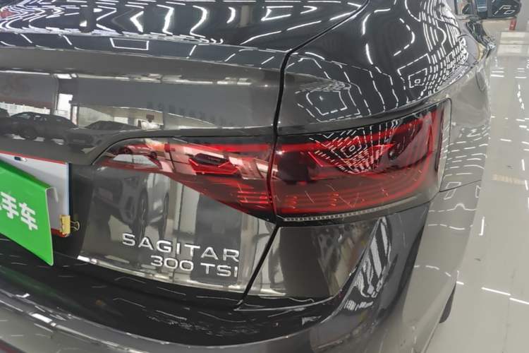 Used Volkswagen Sagitar 2025 300TSI DSG Excellence Edition Right Rear Taillight