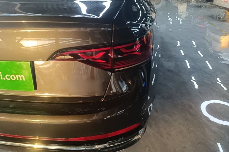 Used Volkswagen Sagitar 2025 300TSI DSG Excellence Edition Right Rear Taillight
