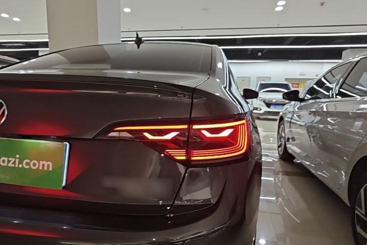 Used Volkswagen Sagitar 2025 Revised Version 2 300TSI DSG Excellence Edition Right Rear Taillight