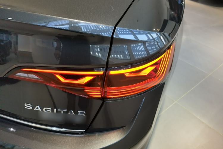 Used Volkswagen Sagitar 2025 Facelifted 300TSI DSG Excellence Edition Right Rear Taillight