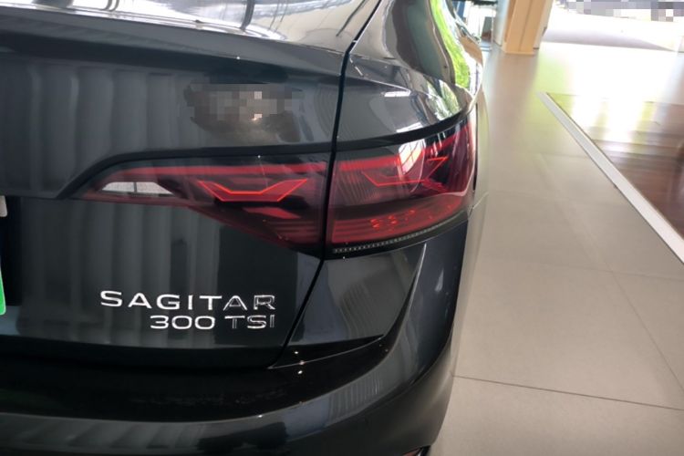 Used Volkswagen Sagitar 2025 300TSI DSG Excellence Edition Right Rear Taillight