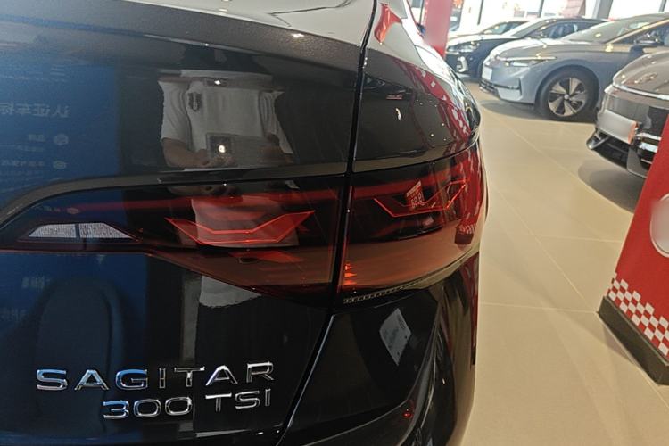 Used Volkswagen Sagitar 2025 Revised Version Three 300TSI DSG Excellence Edition Right Rear Taillight