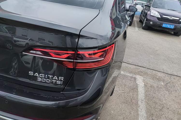 Used Volkswagen Sagitar 2025 Revised Version 2 300TSI DSG Excellence Edition Right Rear Taillight