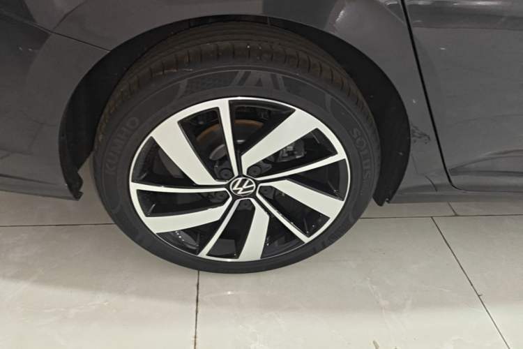 Used Volkswagen Sagitar 2025 Revised Version 2 300TSI DSG Excellence Edition Right Rear Wheel Hub
