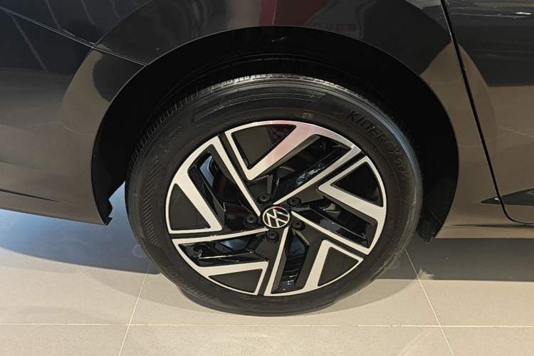Used Volkswagen Sagitar 2025 Revised Version Three 300TSI DSG Excellence Edition Right Rear Wheel Hub