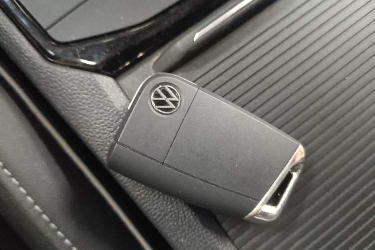 Used Volkswagen Sagitar 2025 300TSI DSG Excellence Edition Vehicle Key