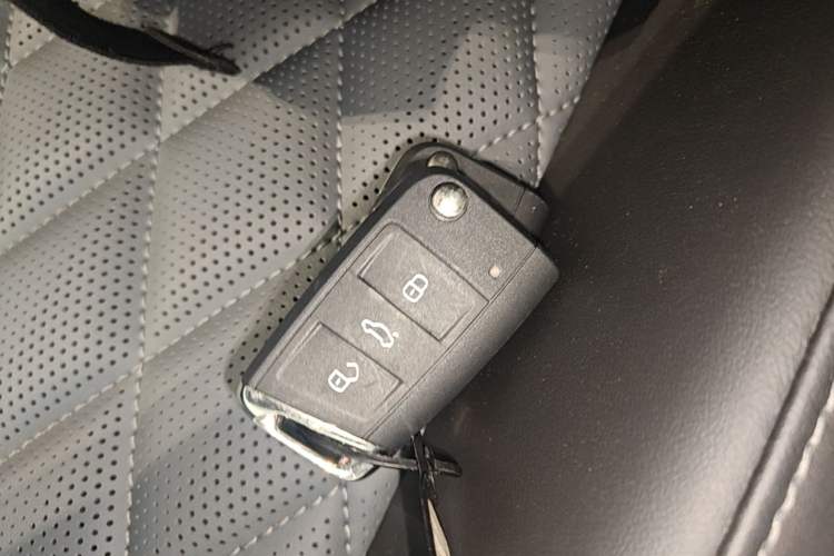 Used Volkswagen Sagitar 2025 Revised Version Three 300TSI DSG Excellence Edition Vehicle Key