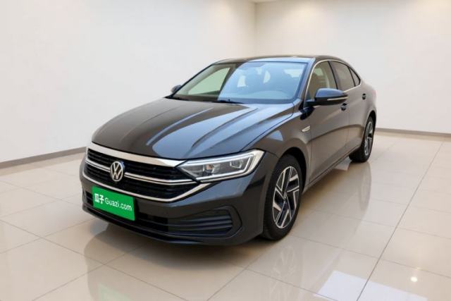 Ojetý Volkswagen Sagitar 2025 Revised Version Three 300TSI DSG Excellence Edition