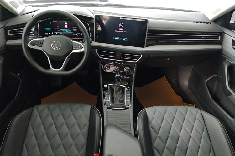 Used Volkswagen Sagitar 2025 300TSI DSG Excellence Edition Center Console