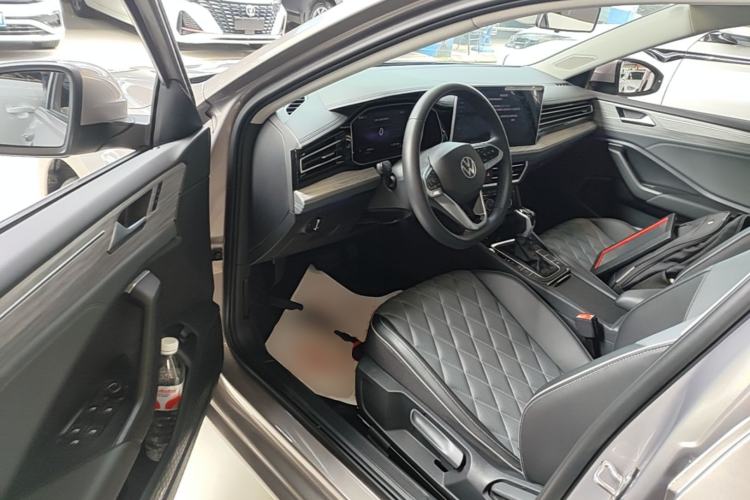 Used Volkswagen Sagitar 2025 300TSI DSG Excellence Edition Driver Seat