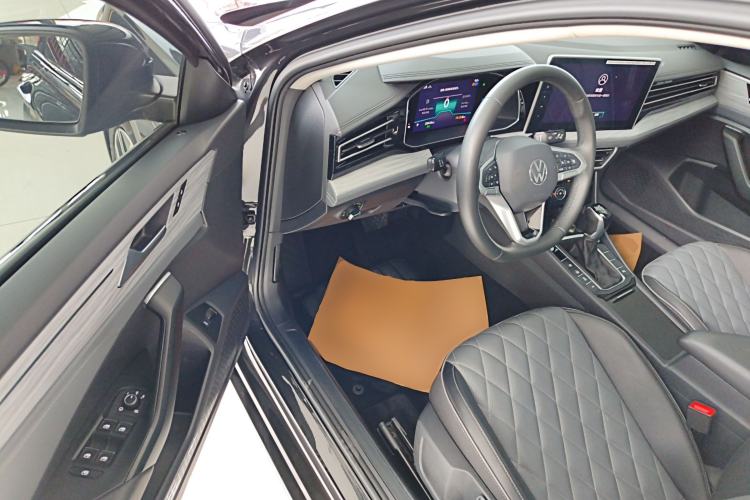 Used Volkswagen Sagitar 2025 300TSI DSG Excellence Edition Driver Seat