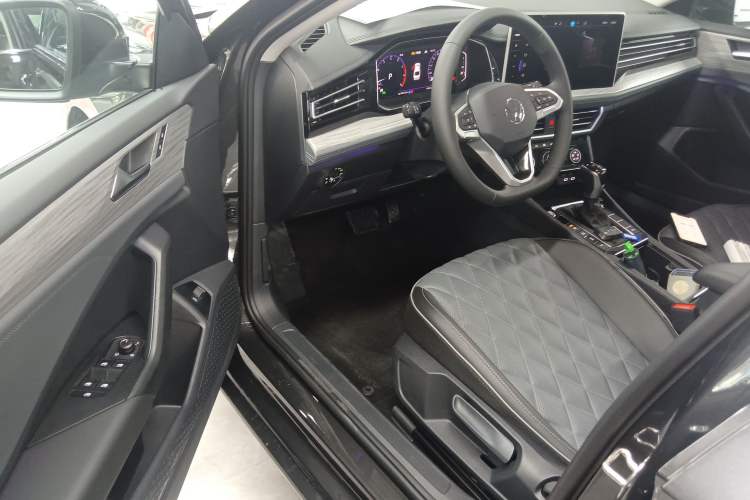 Used Volkswagen Sagitar 2025 Revised Version Three 300TSI DSG Excellence Edition Driver Seat