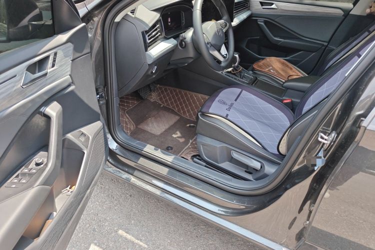 Used Volkswagen Sagitar 2025 300TSI DSG Excellence Edition Driver Seat