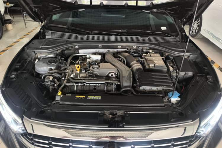 Used Volkswagen Sagitar 2025 Revised Version Three 300TSI DSG Excellence Edition Engine Bay