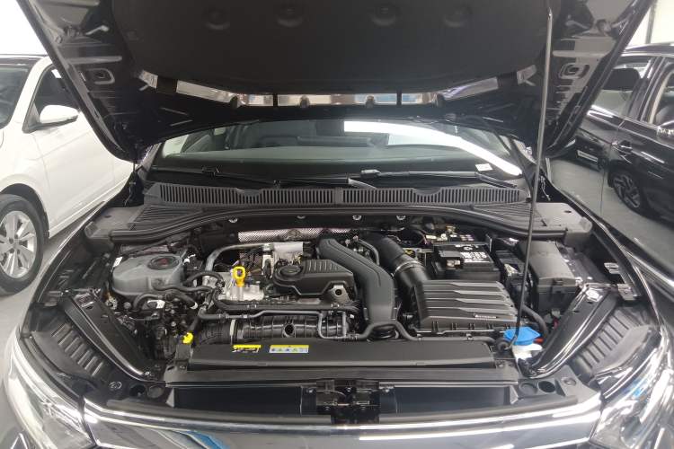 Used Volkswagen Sagitar 2025 Revised Version Three 300TSI DSG Excellence Edition Engine Bay
