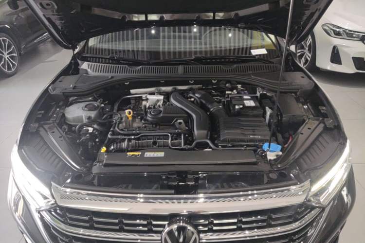 Used Volkswagen Sagitar 2025 300TSI DSG Excellence Edition Engine Bay