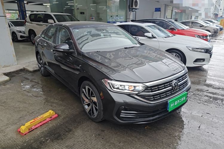 Used Volkswagen Sagitar 2025 Revised Version 2 300TSI DSG Excellence Edition Front Right 45 Deg