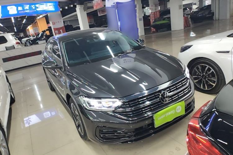 Used Volkswagen Sagitar 2025 300TSI DSG Excellence Edition Front Right 45 Deg