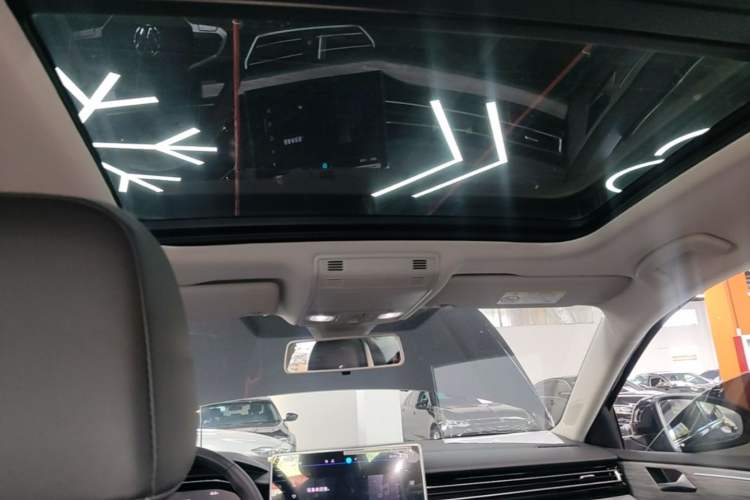 Used Volkswagen Sagitar 2025 300TSI DSG Excellence Edition Headliner