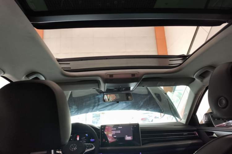Used Volkswagen Sagitar 2025 Revised Version Three 300TSI DSG Excellence Edition Headliner