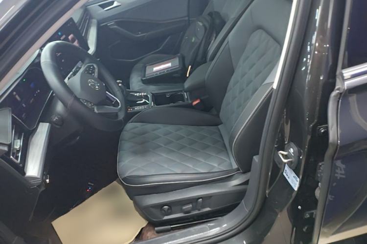 Used Volkswagen Sagitar 2025 300TSI DSG Excellence Edition Left Front Seat