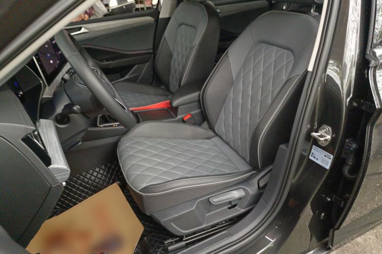 Used Volkswagen Sagitar 2025 300TSI DSG Excellence Edition Left Front Seat