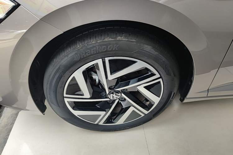 Used Volkswagen Sagitar 2025 300TSI DSG Excellence Edition Left Front Wheel Hub