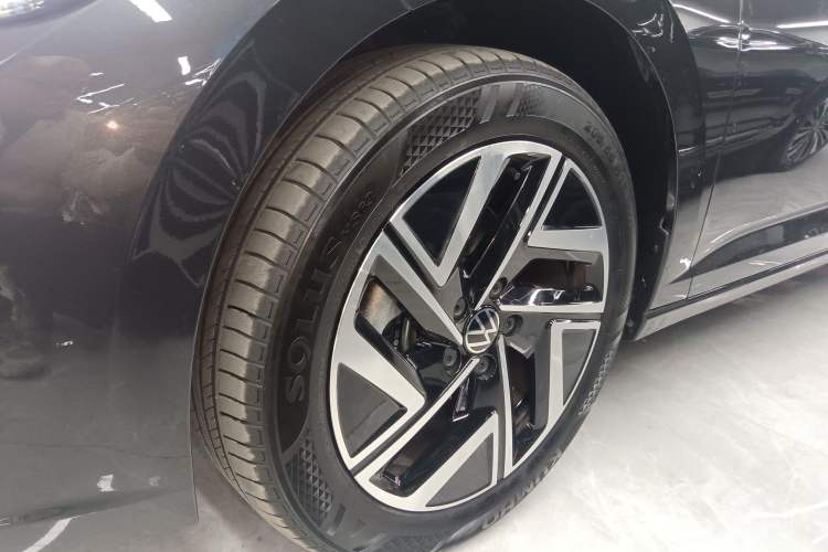 Used Volkswagen Sagitar 2025 Revised Version Three 300TSI DSG Excellence Edition Left Front Wheel Hub
