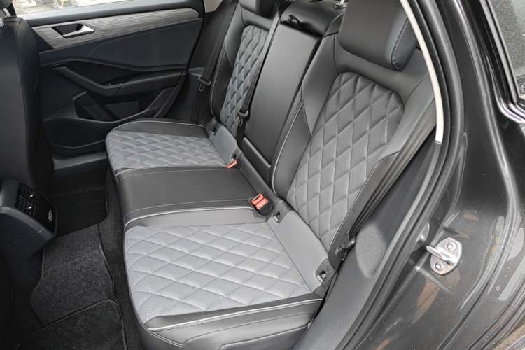 Used Volkswagen Sagitar 2025 Revised Version 2 300TSI DSG Excellence Edition Left Rear Seat