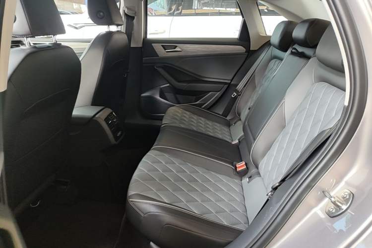 Used Volkswagen Sagitar 2025 300TSI DSG Excellence Edition Left Rear Seat