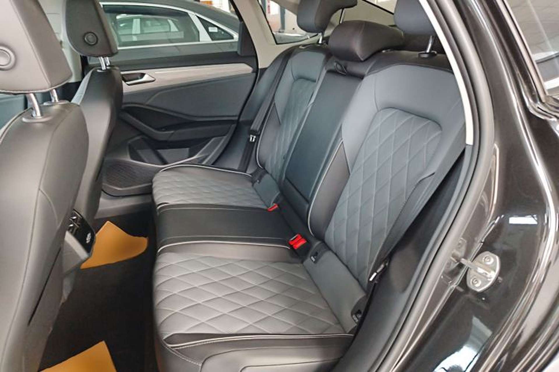 Used Volkswagen Sagitar 2025 300TSI DSG Excellence Edition Left Rear Seat