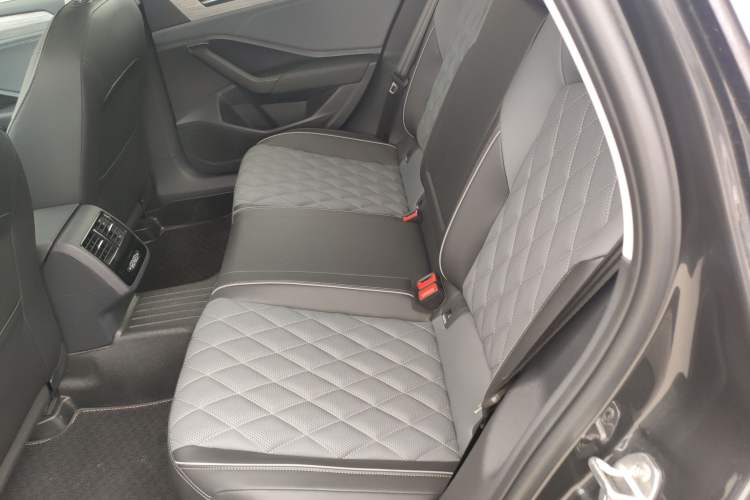 Used Volkswagen Sagitar 2025 300TSI DSG Excellence Edition Left Rear Seat