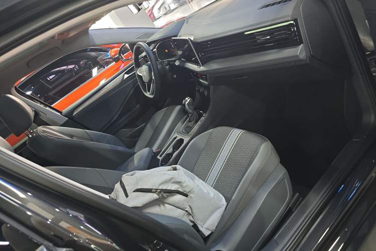 Used Volkswagen Sagitar 2025 200TSI DSG Flyover Edition Right Front Seat